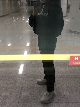 コニ🇰🇷さんのコーディネート