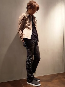 「アイテム（スリッポン）」を使った、zakiさん（メンズ・174cm・40代）の秋コーディネート