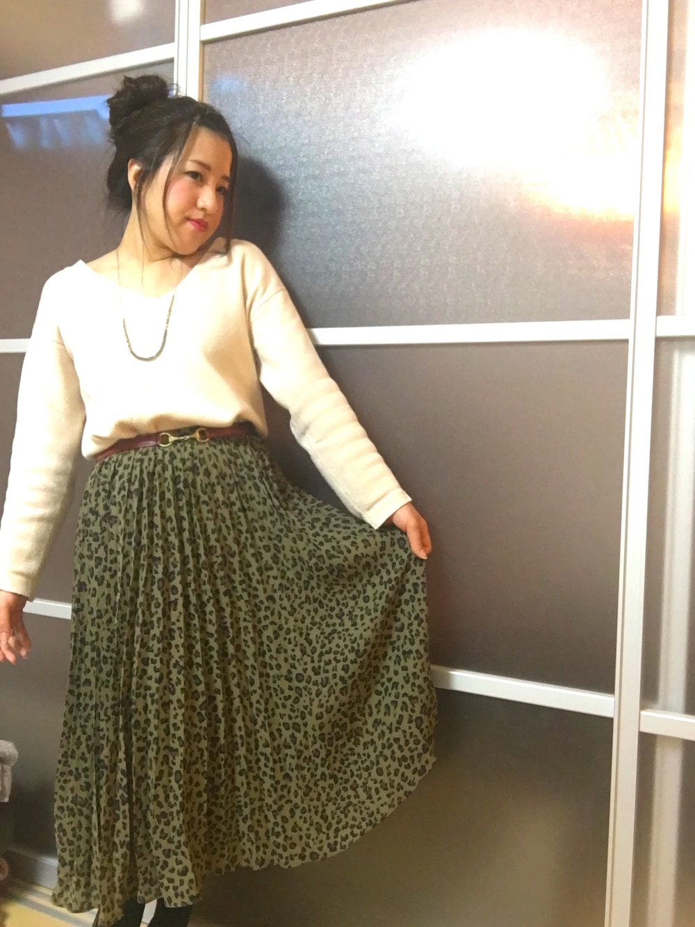 「ひょう柄、GU、おだんこヘアー、Vニット」｜「GUのアイテム（ニット/セーター、ピンク系）」を使った、まいはにー*さん（レディース・151cm）の冬コーディネートの1枚目の写真
