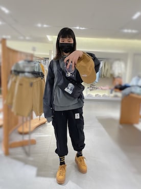 「PUMA」｜「アイテム（スウェットパンツ）」を使った、Emily👾イジュさん（レディース・157cm）の春コーディネート
