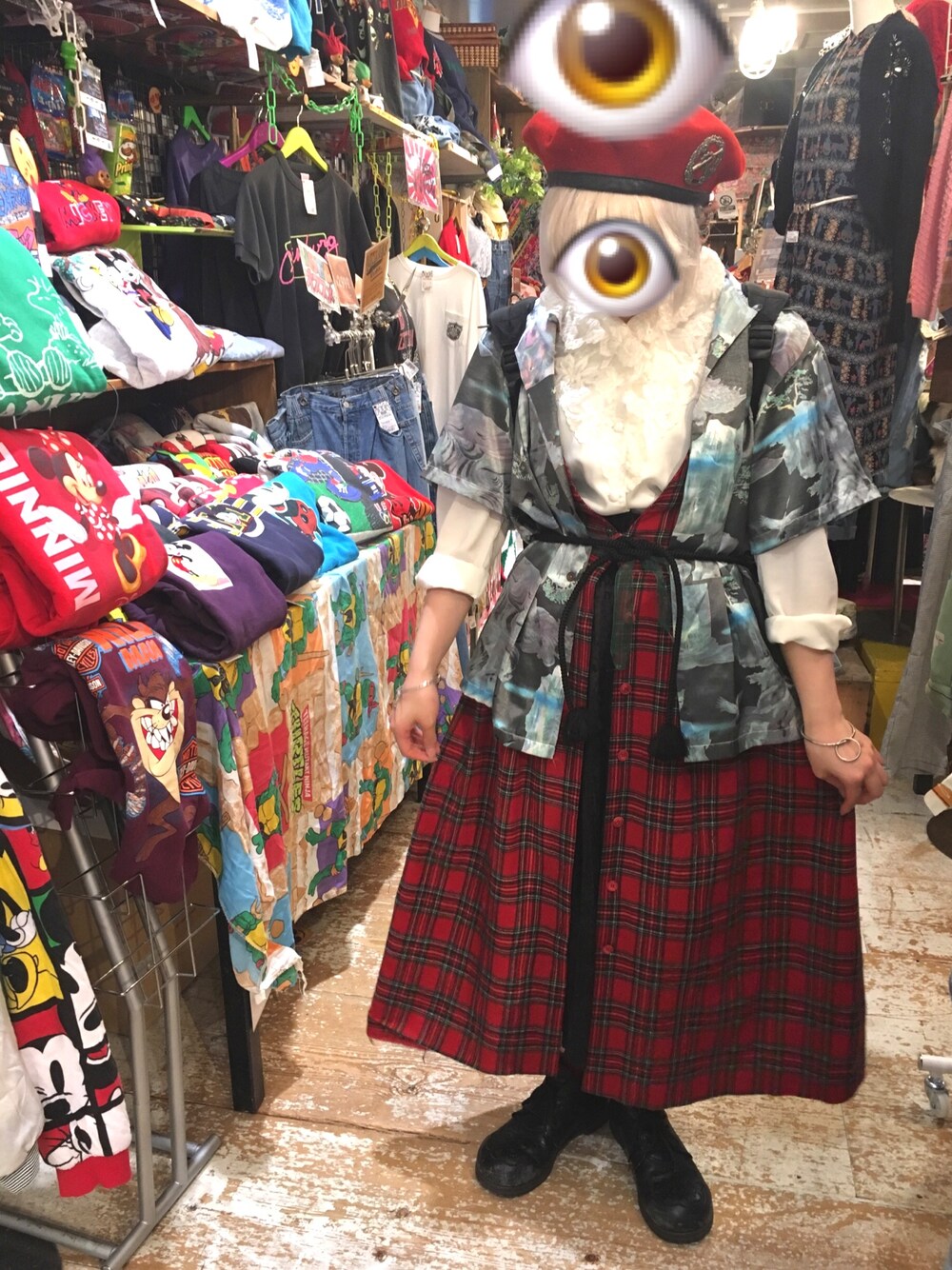 「used、古着、チェック、ベレー帽、オープンカラーシャツ」｜「BellyButtonのアイテム（シューズ、ブラック系）」を使った、湯さん（レディース・153cm）の秋コーディネートの1枚目の写真