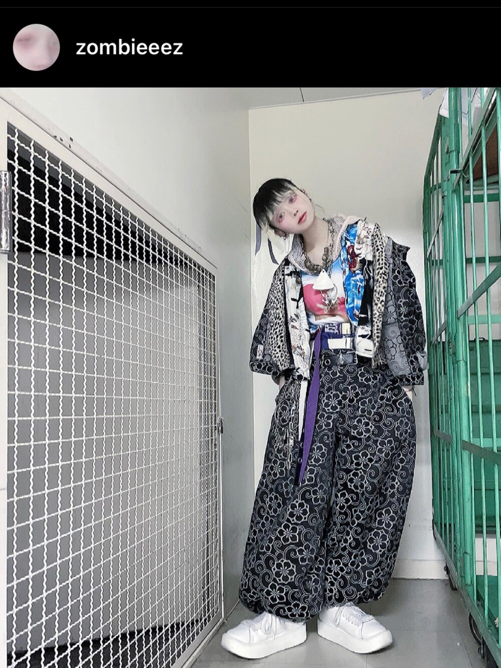 「セットアップ、古着、used、パンツコーデ、オーバーサイズ、春、ハイウエスト、ニッカポッカ」｜「Instagramのhttps://www.instagram.com/zombieeez（トップス、その他）」を使った、湯さん（レディース・153cm）の春コーディネートの1枚目の写真