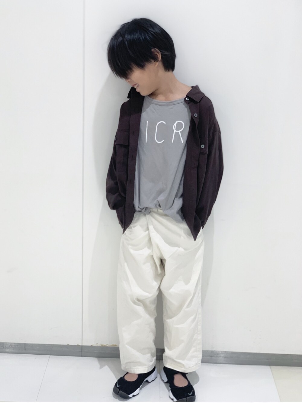 「秋のコーデ、kids、男の子、シンプルコーデ、キッズファッション、エアリフト、シャツスタイル、白パンツ、小学生、おとこのこ」｜「CIAOPANIC TYPYの【ママとおそろい】テンセルミリタリーシャツ（シャツ/ブラウス、ブラウン系）」を使った、yuuuuuuminさん（キッズ・135cm）の秋コーディネートの1枚目の写真