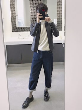 「UNIQLO（ユニクロ）のハイライズワイドストレートジーンズ（デニムパンツ）」を使った、ao-iroさん（メンズ・180cm）の冬コーディネート