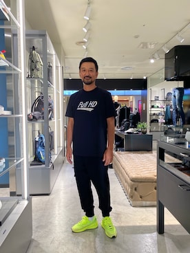 「カラースニーカー」｜「アイテム（Tシャツ/カットソー）」を使った、keiさん（メンズ・176cm）の夏コーディネート