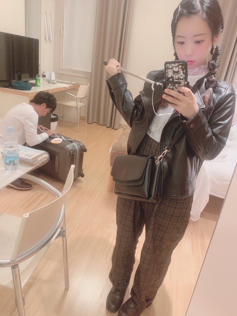 「しまむら、アズノゥアズピンキー、グローバルワーク(GLOBAL WORK)」｜「GLOBAL WORKのフェイクレザーライダージャケット/851169（ライダースジャケット、ブラック系）」を使った、yknさん（レディース・152cm）の冬コーディネートの1枚目の写真