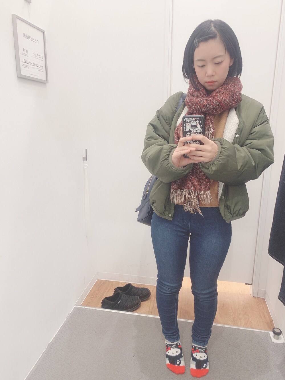「Ray Cassin、UNIQLO、Samantha Thavasa」｜「UNIQLOのデニムレギンスパンツ（丈標準73cm）（デニムパンツ、ブルー系）」を使った、yknさん（レディース・152cm）の冬コーディネートの1枚目の写真
