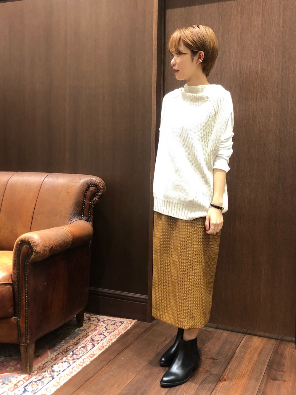 「秋コーデ、秋のコーデ、ootd、タイトスカート、ブーツ、ニットベスト、低身長、低身長コーデ、ニット、outfit」｜「FIL DE FERのC/ACハニカム ロングベスト（ベスト、ベージュ系）」を使った、mis.さん（レディース・149cm）の秋コーディネートの1枚目の写真