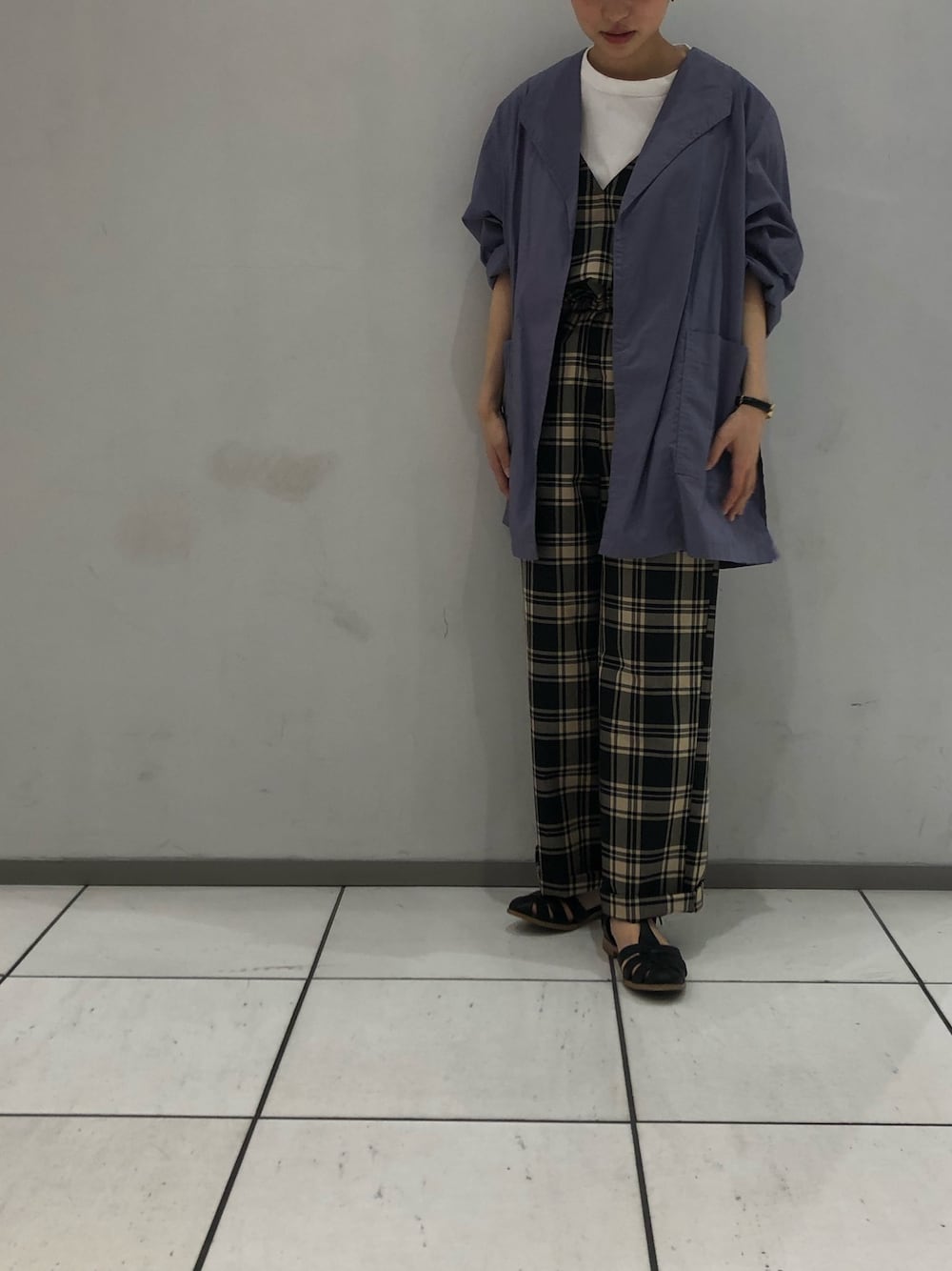 「シャツカーディガン、サロペット、チェック、グルカサンダル、ootd、低身長、低身長コーデ、夏コーデ、春夏コーデ、カジュアル」｜「FIL DE FERのブライトコットン カーデシャツ（その他アウター、ブルー系）」を使った、mis.さん（レディース・149cm）の春コーディネートの1枚目の写真