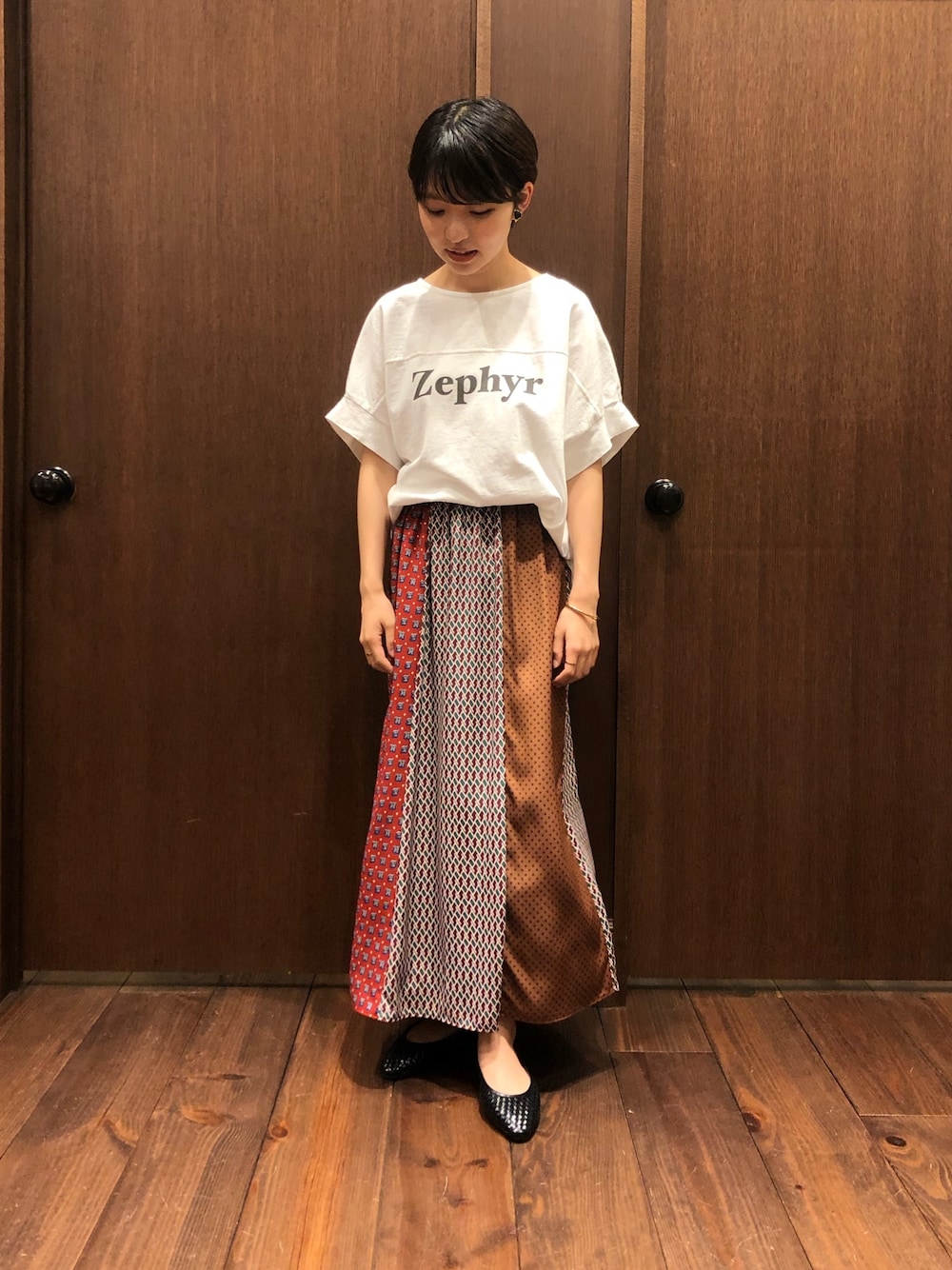 「大人カジュアル、柄スカート、Tシャツ、Tシャツコーデ、ootd、低身長、低身長コーデ、白Tシャツ、夏コーデ、ペイズリー」｜「NOMBRE IMPAIRのzephyr PT ドルマンP/O（Tシャツ/カットソー、ホワイト系）」を使った、mis.さん（レディース・149cm）の夏コーディネートの1枚目の写真