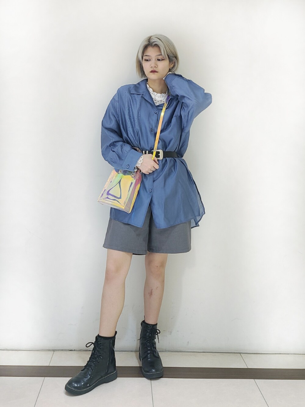 「カジュアル、春コーデ、ビッグシルエット、ブルー、ウエストマーク、PAGEBOY、低身長、ショートヘア」｜「PAGEBOYのスカラップレースロングスリーブブラウス（シャツ/ブラウス、ホワイト系）」を使った、トリマイ🐣さん（レディース・154cm）の春コーディネートの1枚目の写真