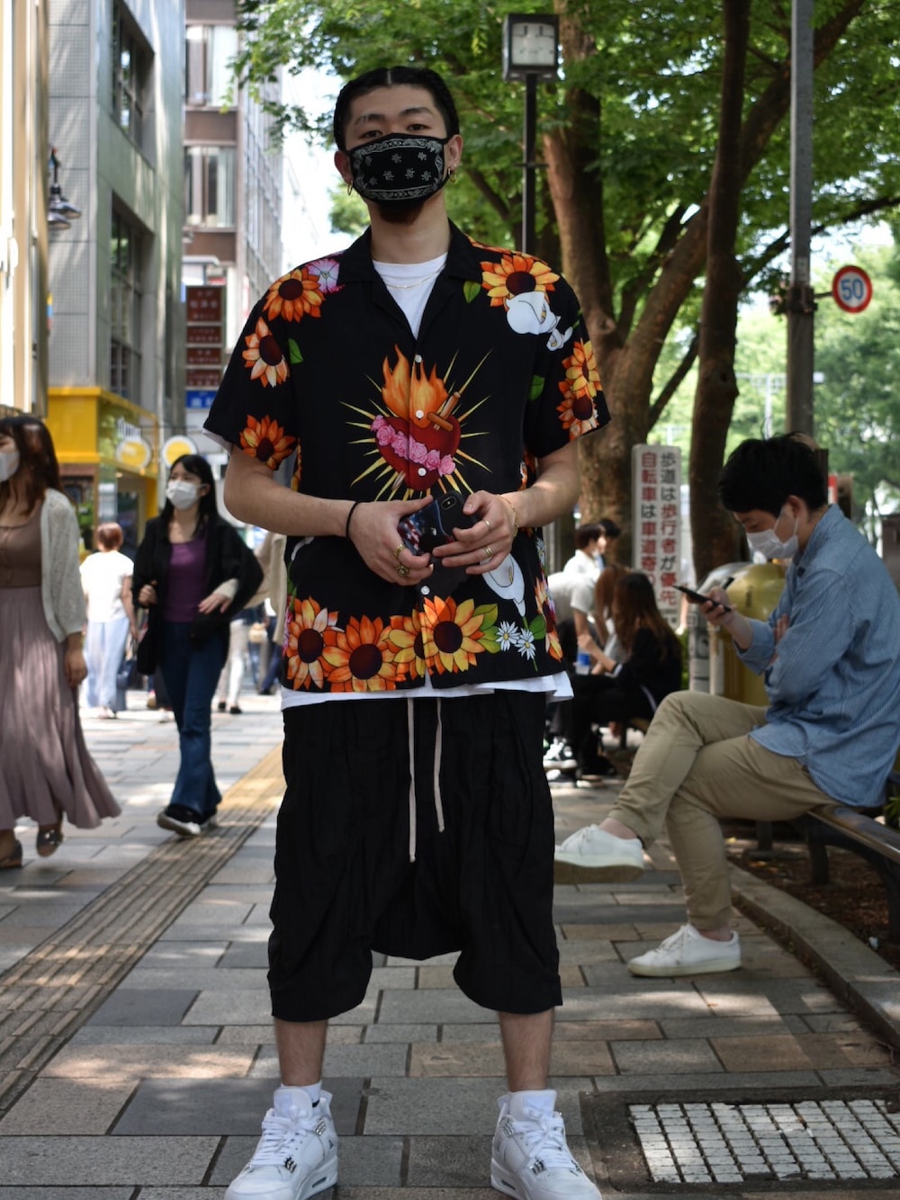 「今日のコーデ、ナイキスニーカー、ジョーダン、ナイキ、おしゃれさんと繋がりたい、大人コーデ、ストリート、ストリート系、ビッグT、シャツ好き集まれ」｜「PLEASURESの＜PLEASURES＞ GANGSTER SHT/シャツ（シャツ/ブラウス、ブラック系）」を使った、kyokyo1996さん（メンズ・175cm）の夏コーディネートの1枚目の写真