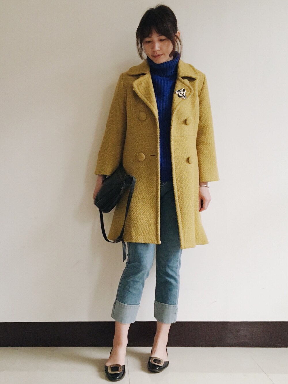 「E hyphen world galleryのアイテム（トップス、ブルー系）」を使った、+Hさん（レディース・165cm）の冬コーディネートの1枚目の写真