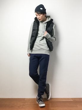 「アクティブ」｜「アイテム（ニットキャップ/ビーニー）」を使った、中嶋時男さん（メンズ・183cm）の冬コーディネート