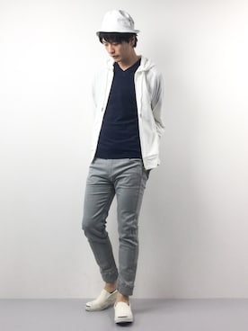 「1PIU1UGUALE3  RELAX （ウノピゥウノウグァーレトレ リラックス）のアイテム（トップス）」を使った、中嶋時男さん（メンズ・183cm）の春コーディネート
