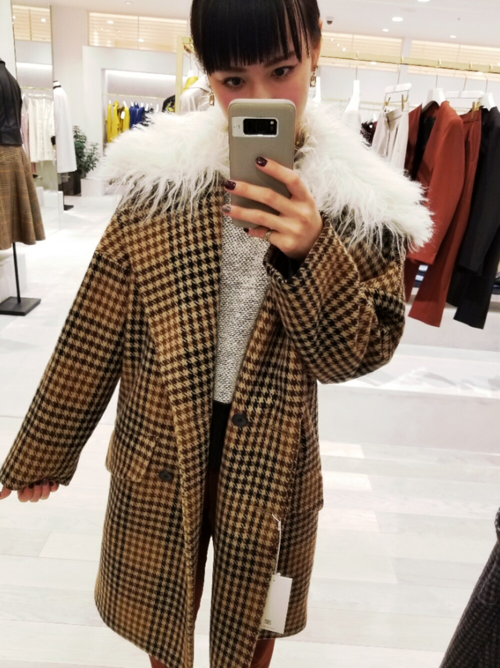 「チェック柄、コート、fashion、ootd、outfit、city、tokyobase、おしゃれさんと繋がりたい」｜「cityのブロックチェックファーカラーコート（その他アウター、イエロー系）」を使った、city_chiakiさん（レディース・162cm）の秋コーディネートの1枚目の写真