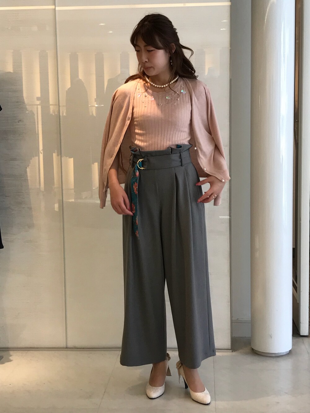 「カーディガン、ニット、デート、ワイドパンツ、リブニット、きれいめカジュアル、パンツスタイル、通勤コーデ、アンサンブル、ディアプリンセス」｜「Dear Princessのリブニットアンサンブル（アンサンブル、ピンク系）」を使った、ismさん（レディース・160cm）の秋コーディネートの1枚目の写真
