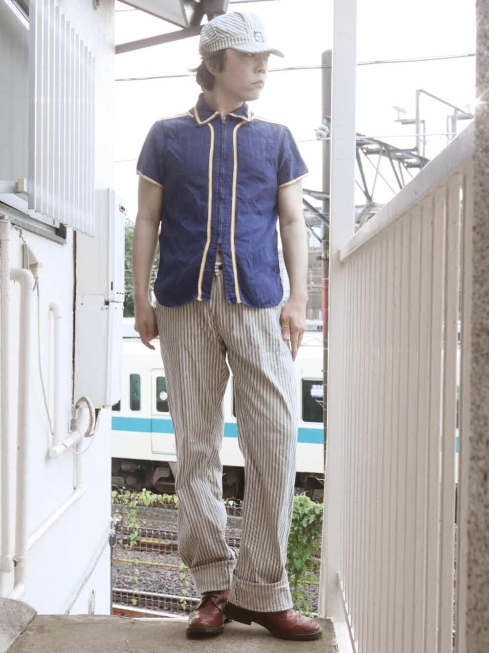「ストライプ、アメカジ、ワークキャップ、古着、ヴィンテージ、ボーリングシャツ」｜「45Rのアイテム（デニムパンツ、ホワイト系）」を使った、s uchidaさん（メンズ・173cm）の夏コーディネートの1枚目の写真