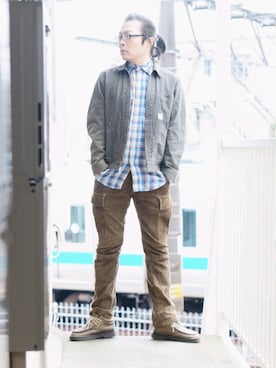 「アイテム（デニムジャケット、グリーン系）」を使った、s uchidaさん（メンズ・173cm）の冬コーディネート