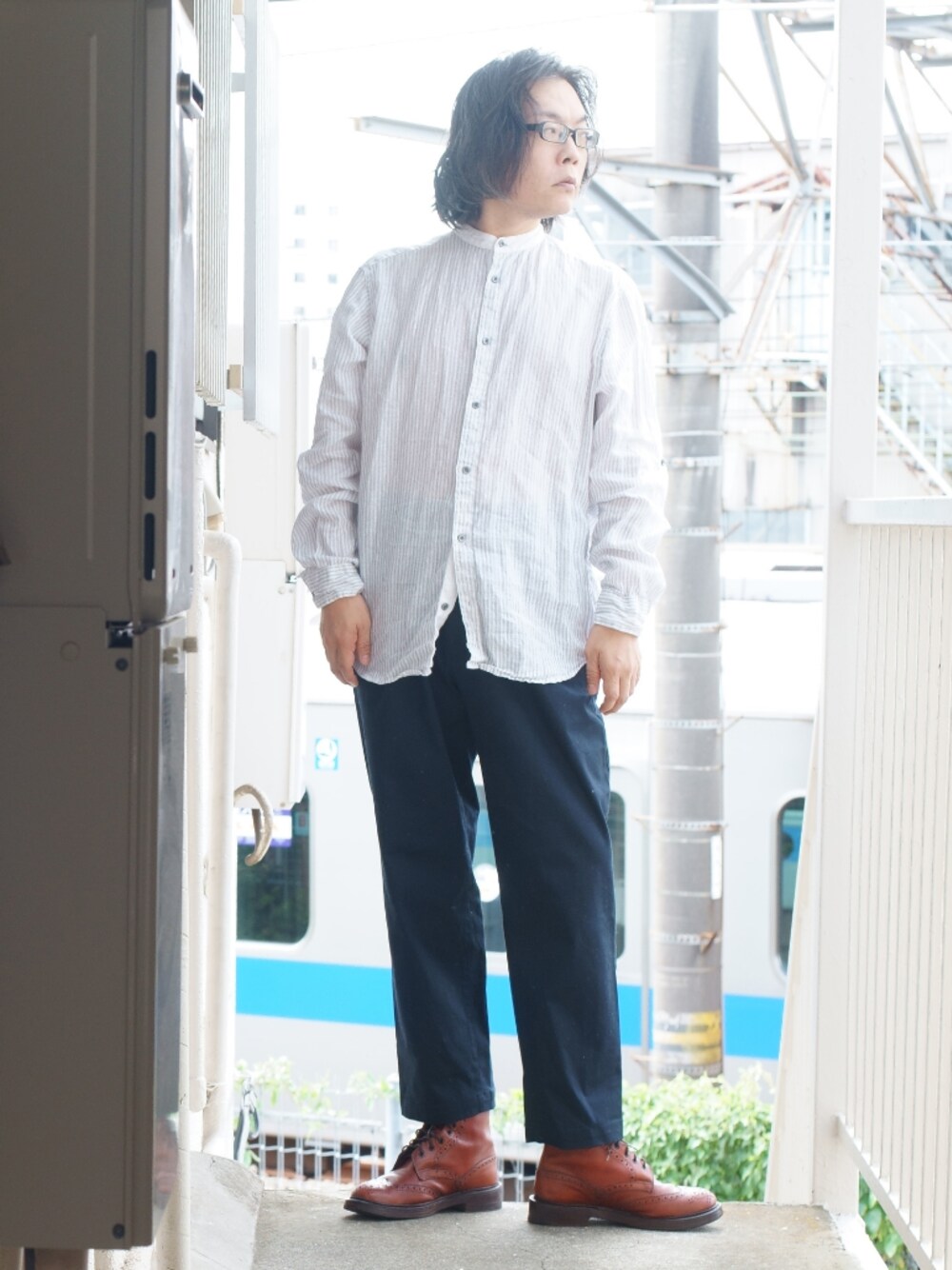 「シンプルコーデ、モノトーン、大人カジュアル、40代ファッション、40代、町田」｜「Tricker'sのStow Leather Brogue Boots（シューズ、ブラウン系）」を使った、s uchidaさん（メンズ・173cm）の秋コーディネートの1枚目の写真