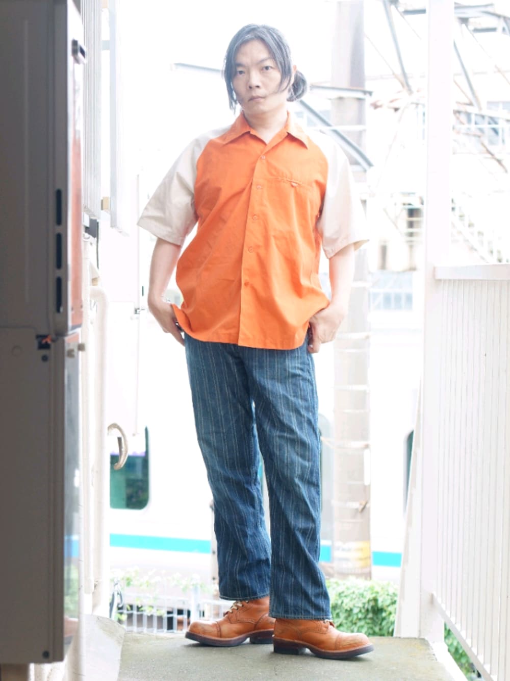 「ビックシルエット、柄パンツ、ストライプパンツ、アメカジ、ブーツ、町田、40代ファッション、40代」｜「BLUTENBLATTのアイテム（ブーツ、オレンジ系）」を使った、s uchidaさん（メンズ・173cm）の秋コーディネートの1枚目の写真
