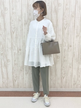 「アイテム（チュニック、ホワイト系）」を使った、Shioriさん（レディース・160cm）の春コーディネート