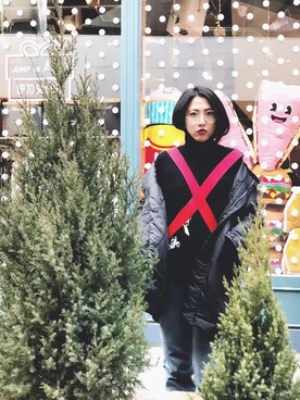 「vintage fendiのアイテム（ニット/セーター、ブラック系）」を使った、Olivia WYさん（レディース）の冬コーディネート