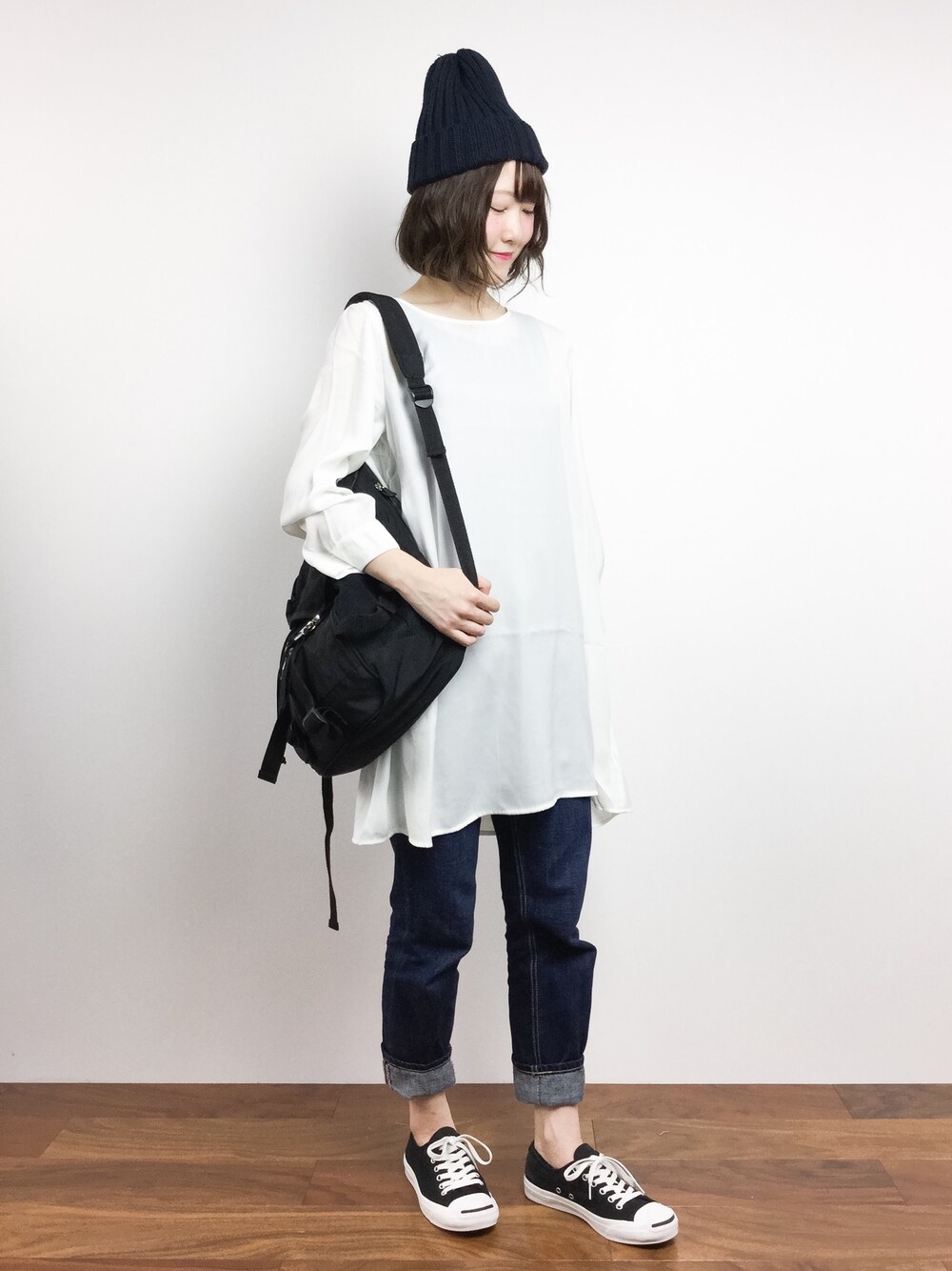 「シンプル、ニット帽、チュニック」｜「LEPSIMのバックデザインチュニック　727103（チュニック、ホワイト系）」を使った、まるさん（レディース・161cm）の冬コーディネートの1枚目の写真