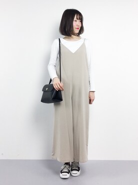 「アイテム（つなぎ/オールインワン、ベージュ系）」を使った、まるさん（レディース・161cm）の春コーディネート