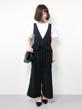 「earth music&ecology（アースミュージックアンドエコロジー）のアイテム（つなぎ/オールインワン）」を使った、まるさん（レディース・161cm）の春コーディネート