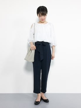 「オープンショルダー」｜「アイテム（スラックス）」を使った、まるさん（レディース・161cm）の夏コーディネート