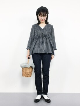 「niko and...（ニコアンド）のオリジナルフェイクファーフタ付カゴバッグ【niko and ...】（トートバッグ）」を使った、まるさん（レディース・161cm）の秋コーディネート