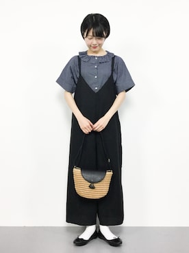 「フリルネック」｜「アイテム（つなぎ/オールインワン）」を使った、まるさん（レディース・161cm）の春コーディネート