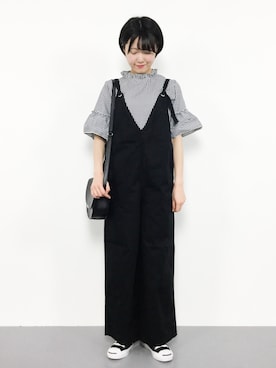 「フリルネック」｜「アイテム（つなぎ/オールインワン）」を使った、まるさん（レディース・161cm）の春コーディネート