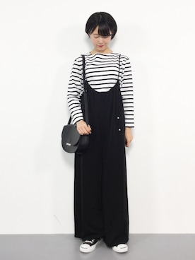 「MURUA（ムルーア）のアイテム（つなぎ/オールインワン）」を使った、まるさん（レディース・161cm）の秋コーディネート