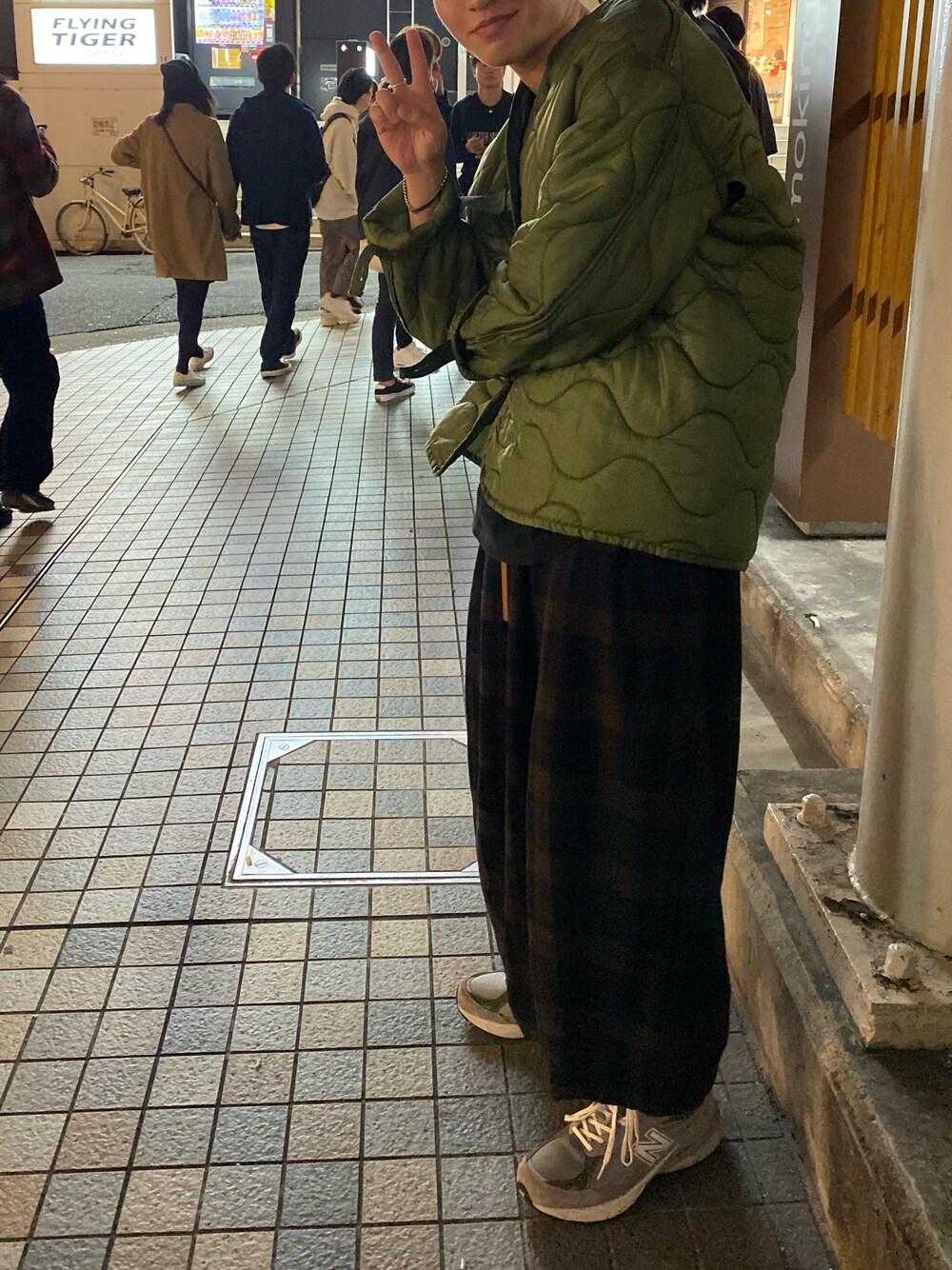 「お洒落さんとつながりたい、秋コーデ、今日のコーデ、休日スタイル、シンプルコーデ、古着、古着MIX、低身長、冬コーデ、sillage」｜「Hender Schemeのアイテム（キーホルダー、ベージュ系）」を使った、mehtさん（メンズ・168cm）の秋コーディネートの1枚目の写真