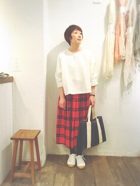 「INN-STANT（インスタント）のアイテム」を使った、YARRAdouxbleu三宮店さん（レディース・159cm）の冬コーディネート