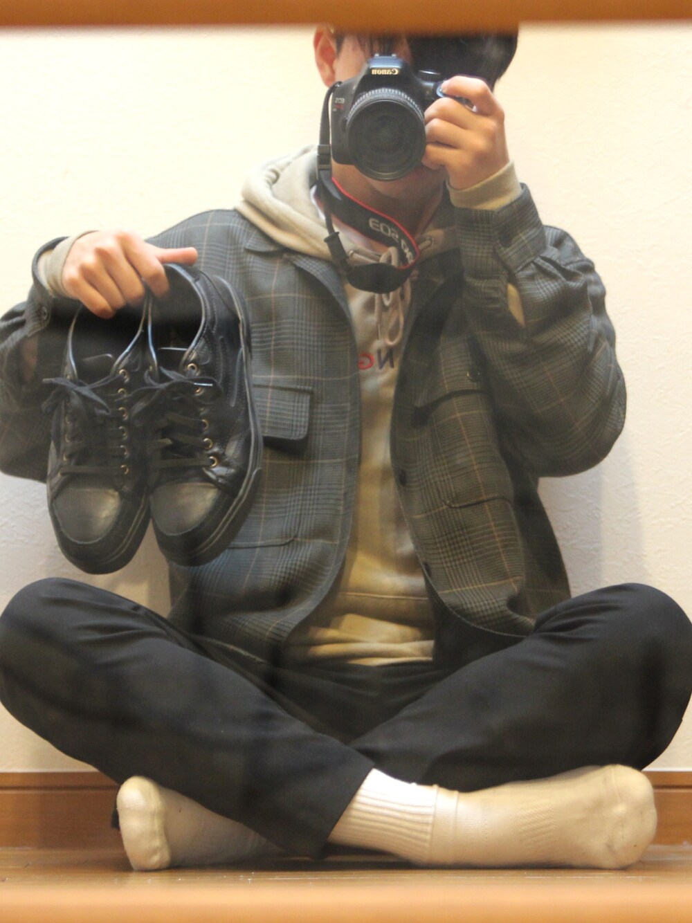 「春、おしゃれさんと繋がりたい、プチプラコーデ、カジュアル、チェックシャツ、きれいめカジュアル、パーカー、ベージュ、オリーブ、CPOジャケット」｜「KANGOLの▽WEB限定 KANGOL/カンゴール 別注ロゴ刺繍 オーバーサイズ プルオーバーパーカー（パーカー、ベージュ系）」を使った、Leo 【相互】さん（メンズ・170cm）の冬コーディネートの1枚目の写真