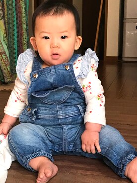 「babygap」｜「アイテム（サロペット/オーバーオール）」を使った、minawashinさん（キッズ・70cm）の春コーディネート