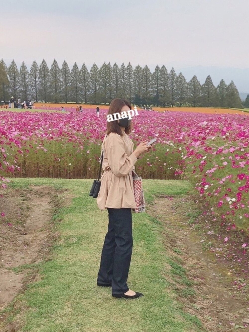 「秋のマイ旬スタイル、秋のコーデ、カジュアルコーデ、おしゃれさんと繋がりたい、シンプル、高身長女子、ベージュコーデ、くすみカラー、ユニクロ」｜「Ungridのウエストデザインノーカラーシャツ（シャツ/ブラウス、ベージュ系）」を使った、anapiさん（レディース・170cm）の秋コーディネートの1枚目の写真