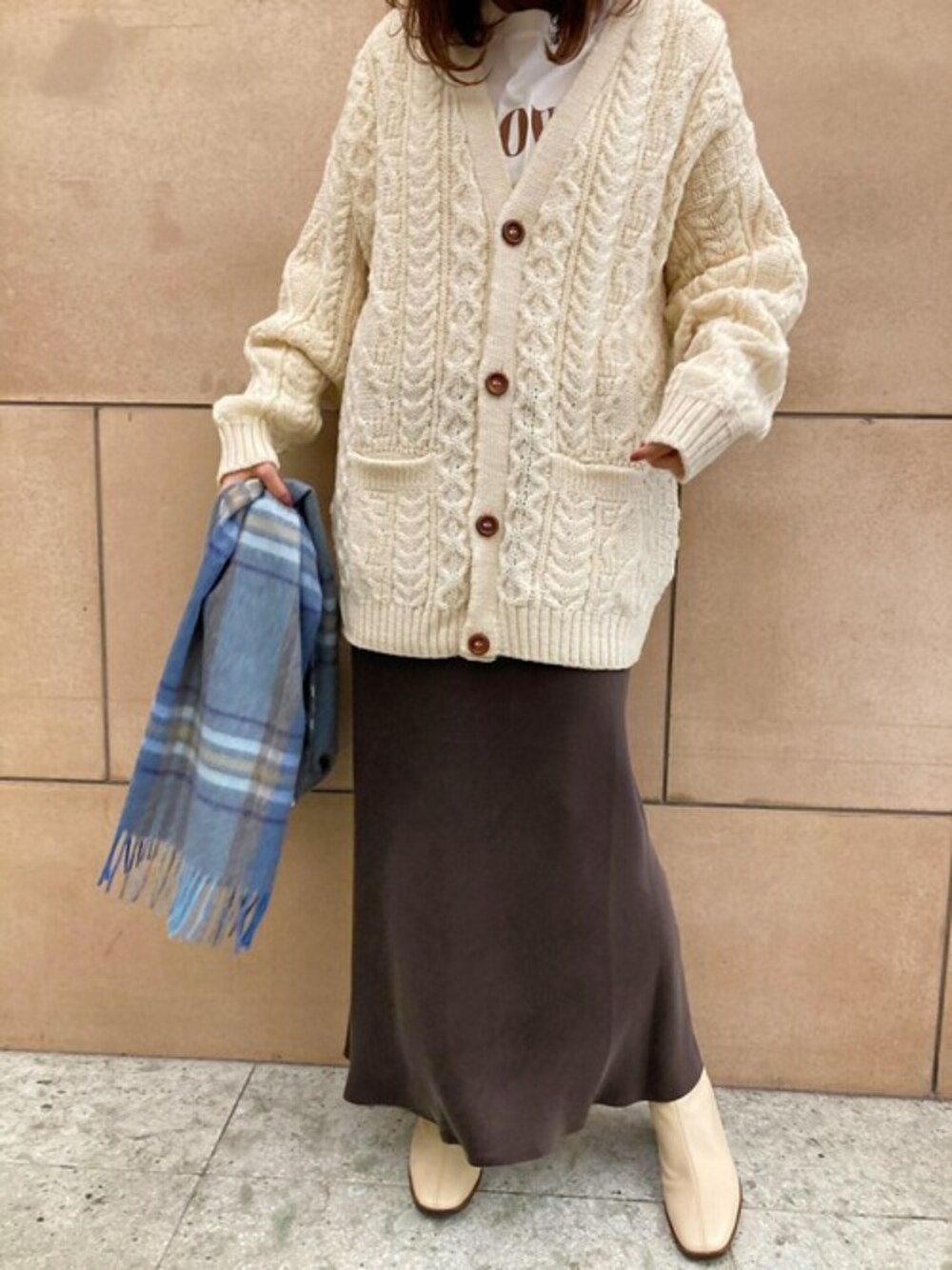 nol ayumiさんの「キュプラレーヨンサテンセミフレアーマキシスカート（NOLLEY’S）」を使ったコーディネート
