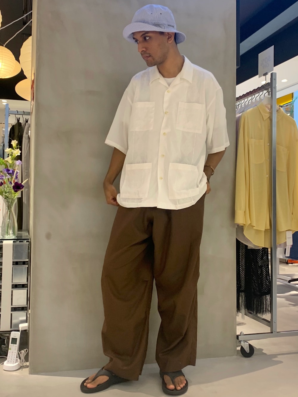 「夏コーデ、キューバシャツ、白いシャツ、ビッグシルエット、お洒落さんとつながりたい、休日スタイル、カジュアル、ストリート、大人カジュアル、セール」｜「JOINT WORKSのCRキューバシャツ（シャツ/ブラウス、ホワイト系）」を使った、TAKESHIさん（メンズ・178cm）の夏コーディネートの1枚目の写真
