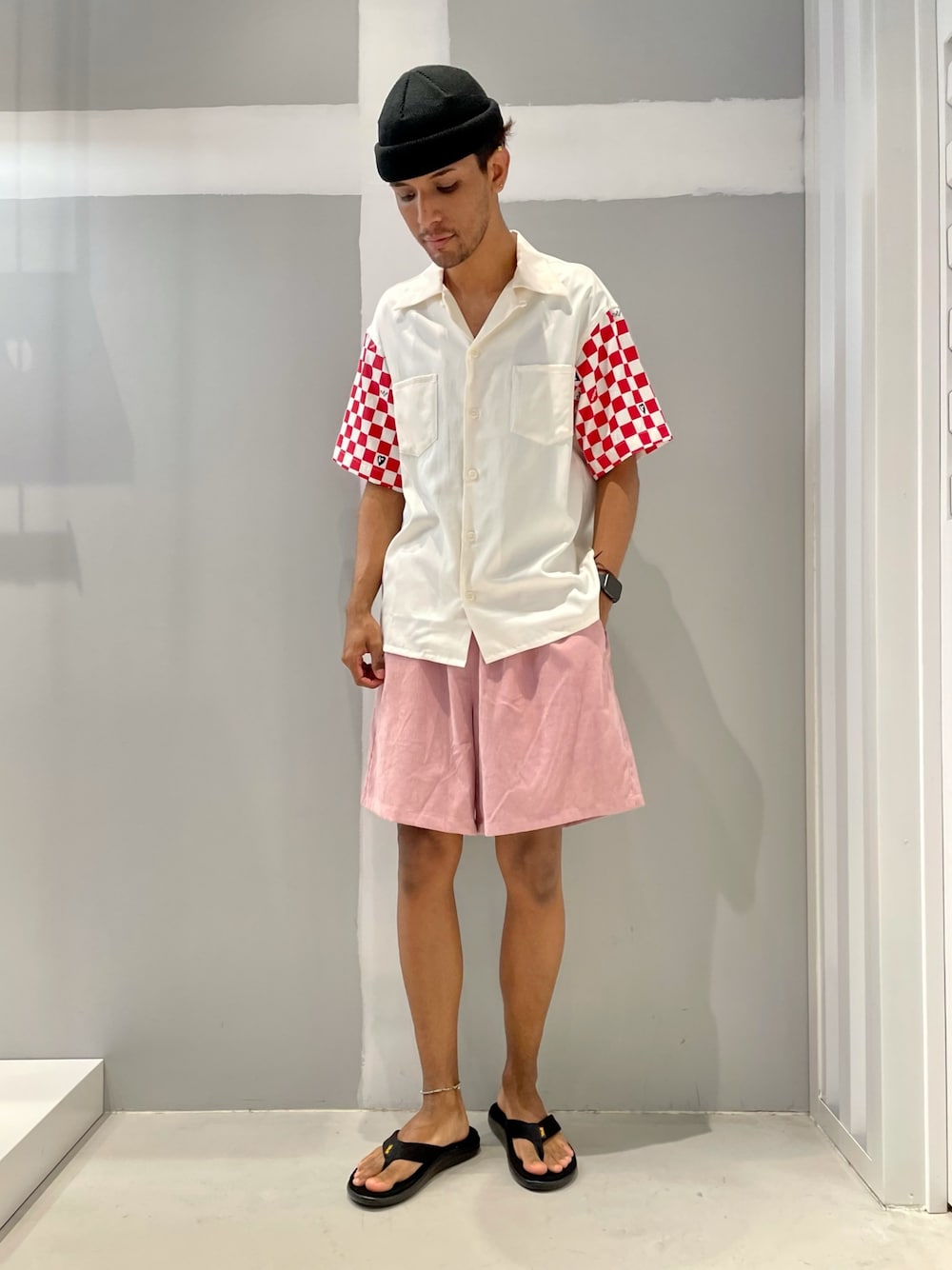「ジョイントワークス、jointworks、ららぽーとTOKYO-BAY、メンズコーデ、夏コーデ、春コーデ、ストリート、チェッカー柄、カジュアル、お洒落さんとつながりたい」｜「JOINT WORKSの【BOWWOW×JOINT WORKS】別注 CHECKERS SLEEVE オープンシャツ（シャツ/ブラウス、ホワイト系）」を使った、TAKESHIさん（メンズ・178cm）の夏コーディネートの1枚目の写真