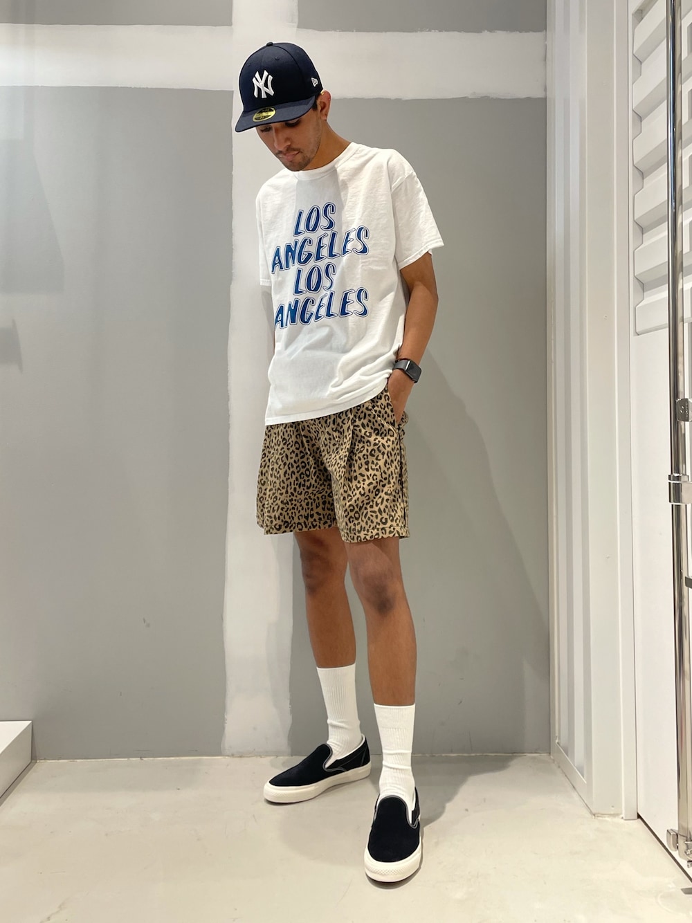 「ジョイントワークス、jointworks、ららぽーとTOKYO-BAY、カジュアル、ストリート、キャップ、秋のコーデ、冬コーデ、お洒落さんとつながりたい」｜「JOINT WORKSの【SCREEN STARS × JW】 別注 USA STATE Tシャツ（Tシャツ/カットソー、ホワイト系）」を使った、TAKESHIさん（メンズ・178cm）の夏コーディネートの1枚目の写真