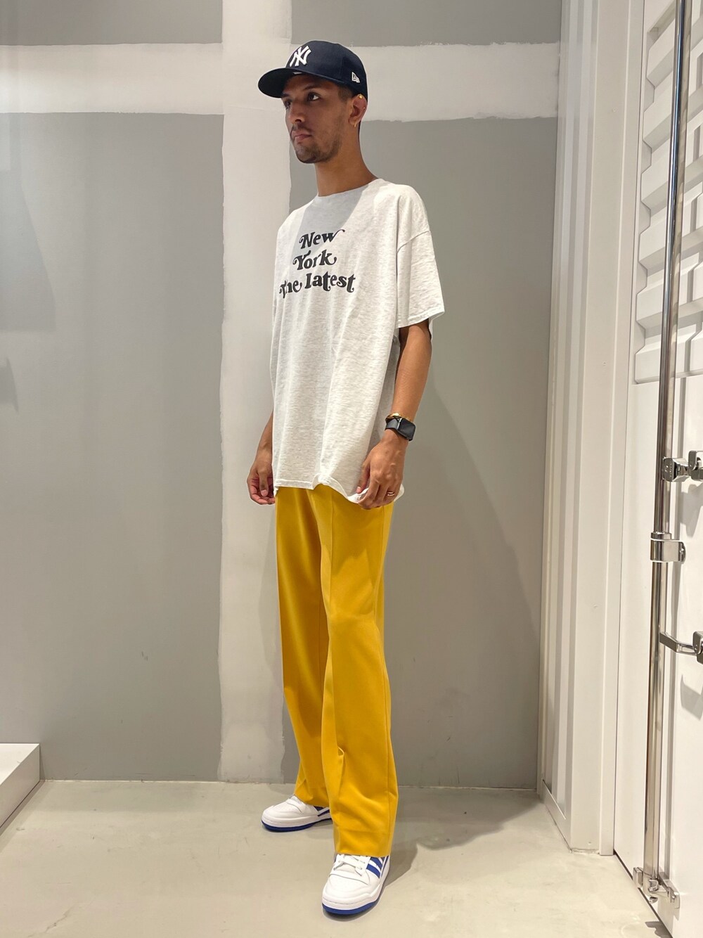 「jointworks、ジョイントワークス、ららぽーとTOKYO-BAY、秋のコーデ、お洒落さんとつながりたい、ワイドパンツ、プリントT、ストリート、カジュアル」｜「JOINT WORKSのJW-DOUBLE CLOTH SLACKS（その他パンツ、イエロー系）」を使った、TAKESHIさん（メンズ・178cm）の夏コーディネートの1枚目の写真