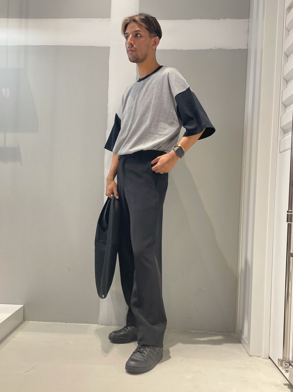 「jointworks、ジョイントワークス、ららぽーとTOKYO-BAY、ストリート、カジュアル、秋のコーデ、ワイドパンツ、お洒落さんとつながりたい」｜「JOINT WORKSのJW-DOUBLE CLOTH SLACKS（その他パンツ、ブラック系）」を使った、TAKESHIさん（メンズ・178cm）の夏コーディネートの1枚目の写真
