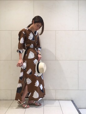 「柄物」｜「アイテム（帽子）」を使った、AIRI KAWASAKIさん（レディース・166cm）の春コーディネート