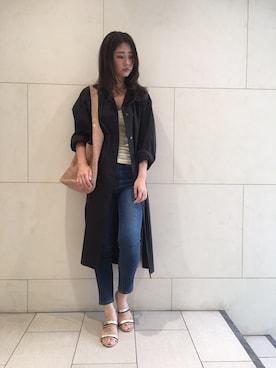 「MAISON DE REEFUR（メゾンドリーファー）のスキニー デニム パンツ（デニムパンツ、ブルー系）」を使った、AIRI KAWASAKIさん（レディース・166cm）の夏コーディネート