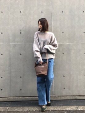 「MAISON DE REEFUR（メゾンドリーファー）のキャンバス バケット バッグ（トートバッグ、ブラウン系）」を使った、AIRI KAWASAKIさん（レディース・166cm）の冬コーディネート