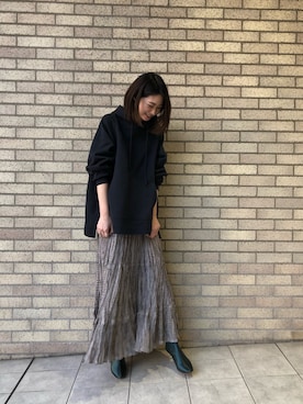 「M（MAISON DE REEFUR)（エム）のビッグ フーディー（パーカー、グレー系）」を使った、AIRI KAWASAKIさん（レディース・166cm）の春コーディネート